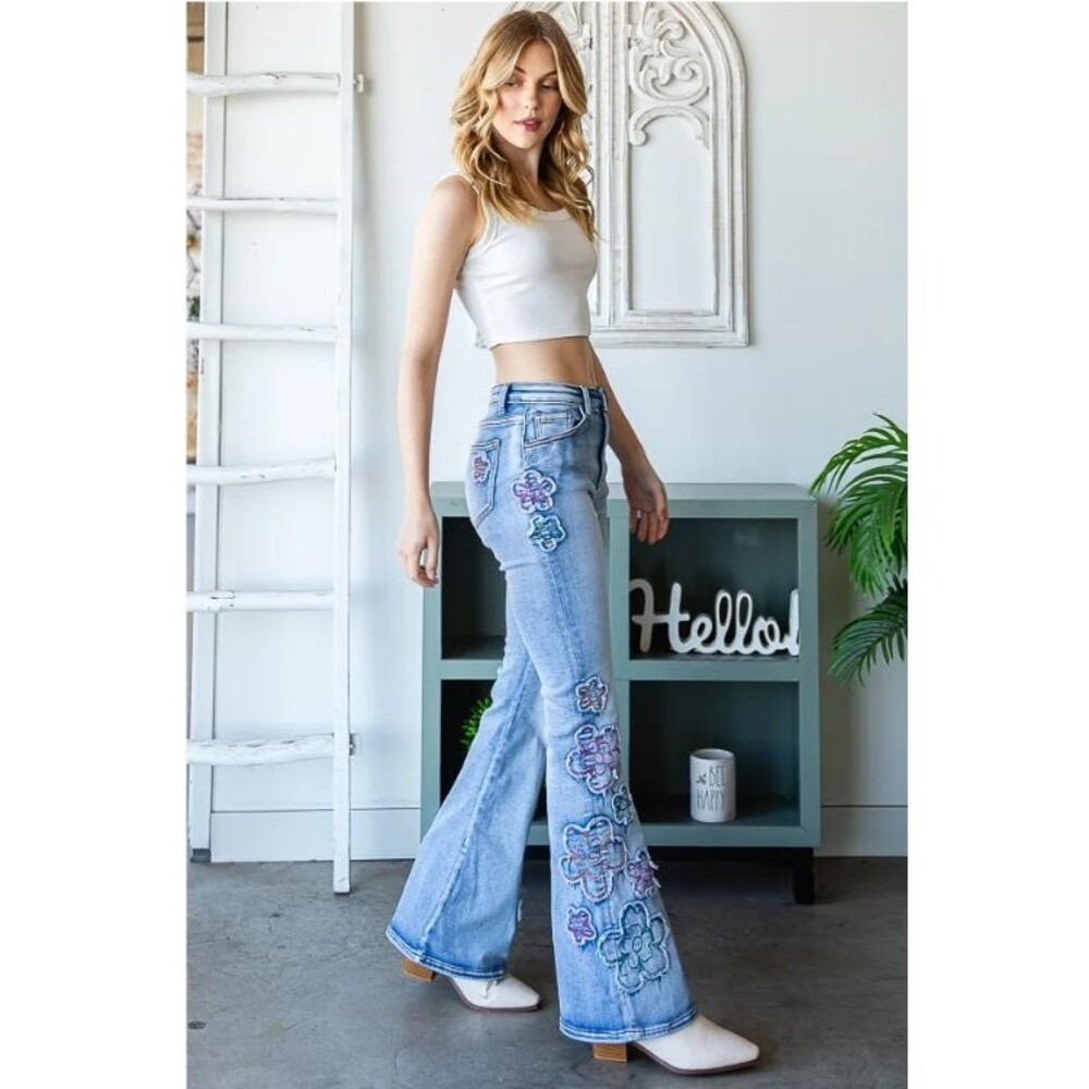 Oli & Hali Floral Embroidered Small (26"x31") Relaxed Fit Jeans Boho Denim Pants